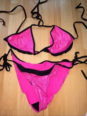 D&G Bright Hot Pink Bikini Top with Black Trim